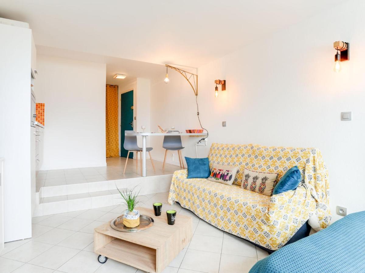 Les Marinas-8 By Interhome